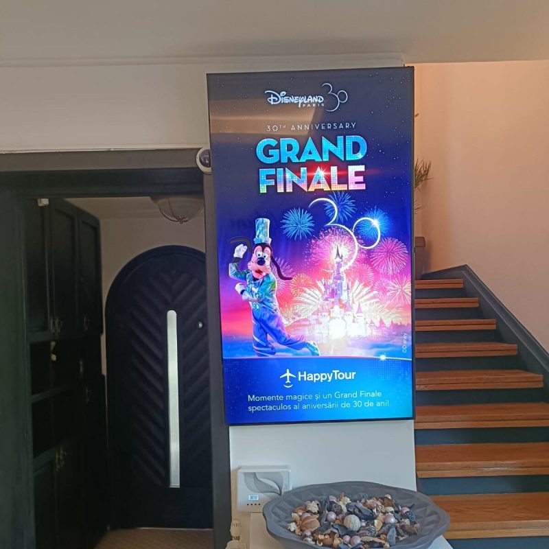 Reteaua Digitala DOOH Indoor - 13 GLAM BEAUTY STUDIO | centru privat de beauty de lux Reteaua Digitala DOOH Indoor - 13 GLAM BEAUTY STUDIO | centru privat de beauty de lux