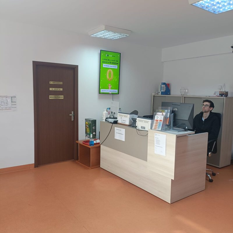 Reteaua Digitala DOOH Indoor - Eridan Microclinica Aviației Receptie 2 Reteaua Digitala DOOH Indoor - Eridan Microclinica Aviației Receptie 2