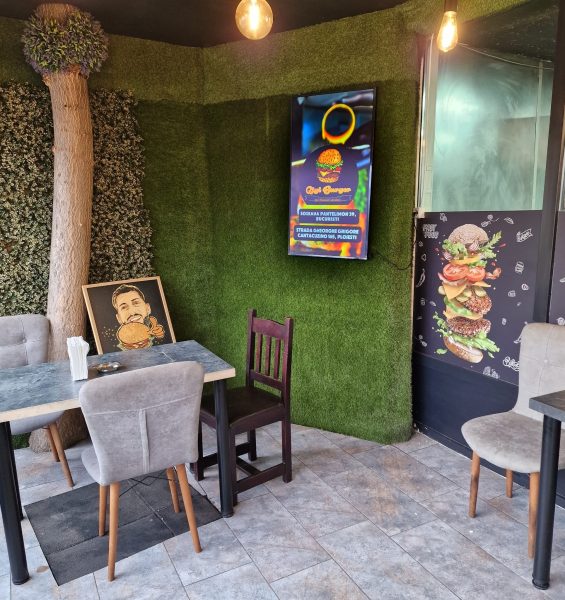 Reteaua Digitala DOOH Indoor - Gigi Burger Ploiești Reteaua Digitala DOOH Indoor - Gigi Burger Ploiești