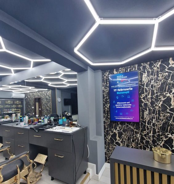 Reteaua Digitala DOOH Indoor - Moft Barber Pipera